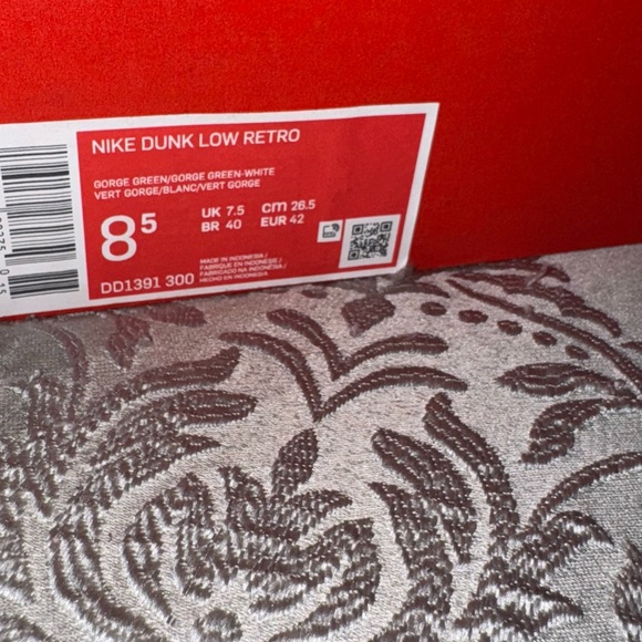 Orange and Green Nike Dunks - Picture 2 of 8